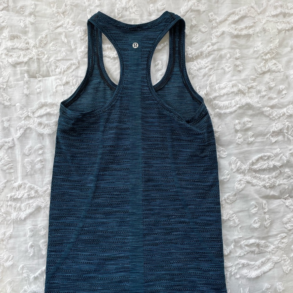 Lululemon Swiftly Tech Racerback 2.0 - Picture 2 of 4